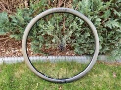 Giant CXR 1 Disc Carbon Tubeless Laufrad Hinten