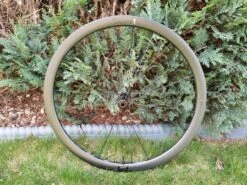 Giant SLR 1 36 Disc Carbon Tubeless Laufradsatz *1380g* 7 Giant SLR 1 36 Disc Carbon Tubeless Laufradsatz *1380g* -Giant slr1 36 vo 1280x1280